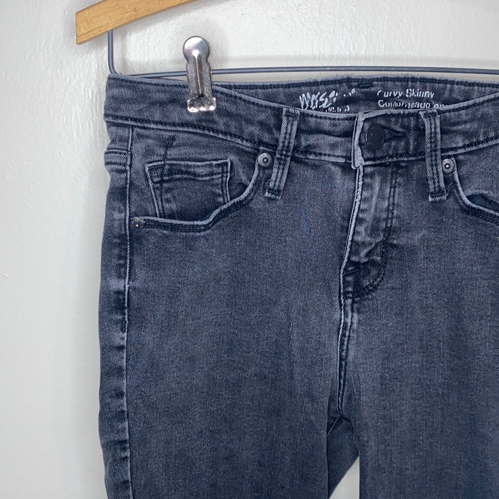 🎱Adorable Black skinny jeans! - Picture 1 of 7